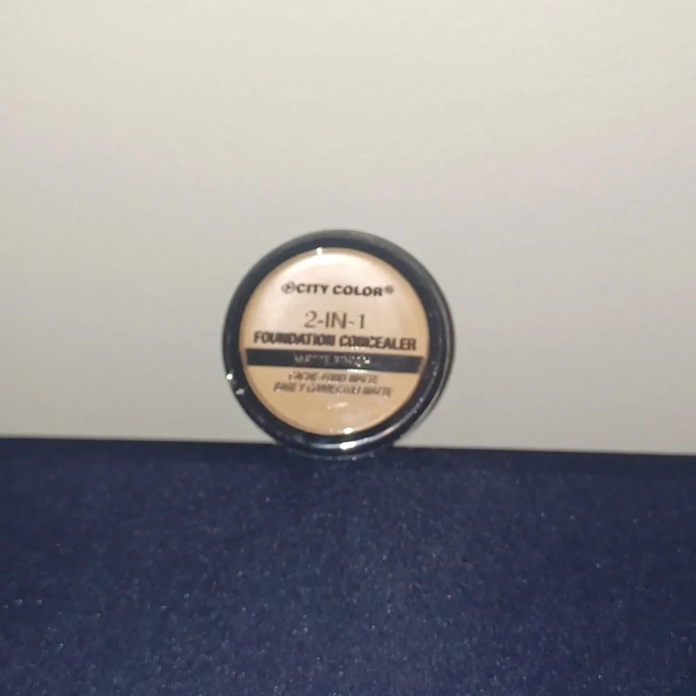 Makeup Assortment - Picture 3 of 8